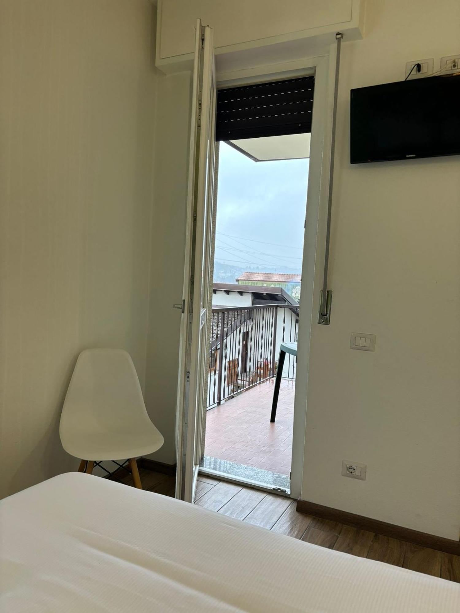 Airuno Rooms 外观 照片